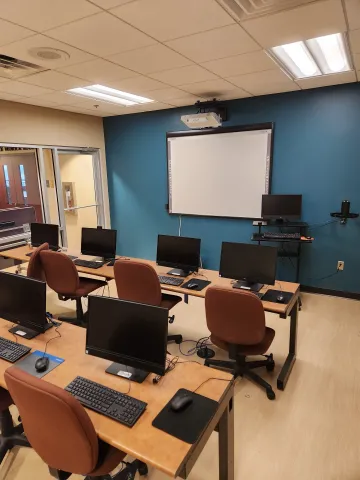 Computer lab set up including a smart board